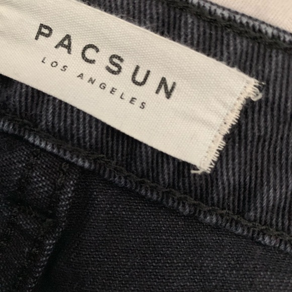 Shorts - Picture 3 of 4